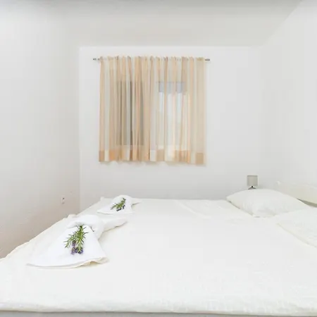 Апартаменты With Parking Space Stari Grad, Hvar - 8697 *